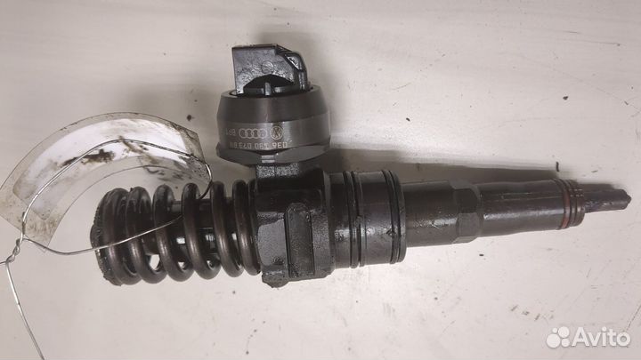 Форсунка топливная Volkswagen Caddy, 2010