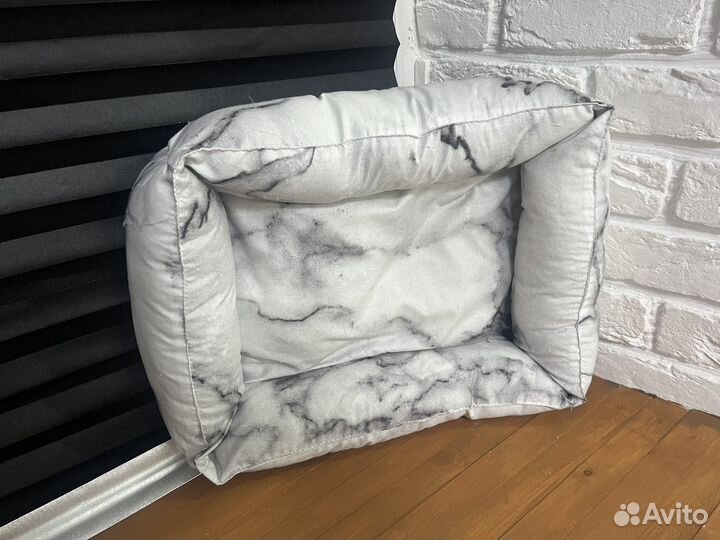 Лежанка для кошек