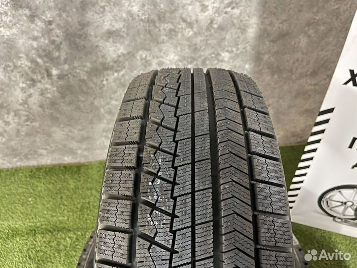 Bridgestone Blizzak VRX 205/50 R17 89S
