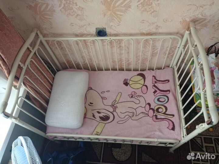 Детская кроватка