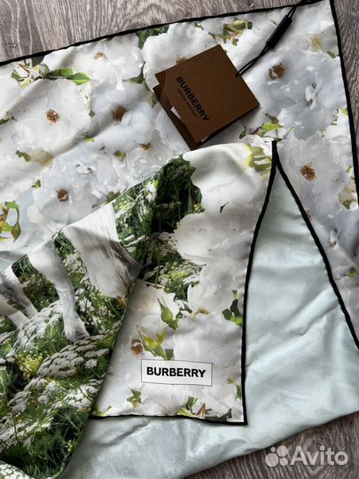 Шелковый платок burberry оригинал