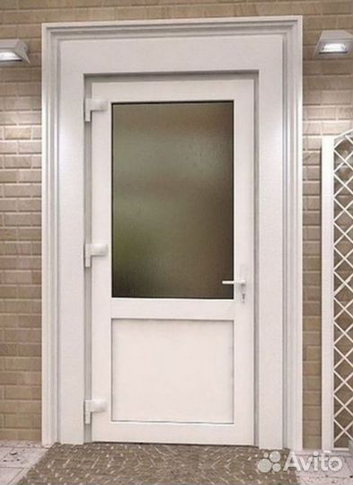 Дверь пластиковая / входная группа