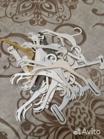 Вешалки для одежды