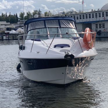 Моторная яхта Doral 325 Intrigue