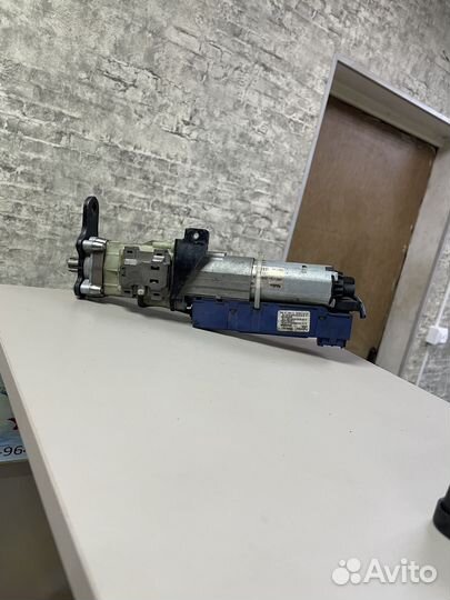 Электро привод багажника правый Ауди Q7 А6 С6