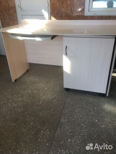 Письменный стол