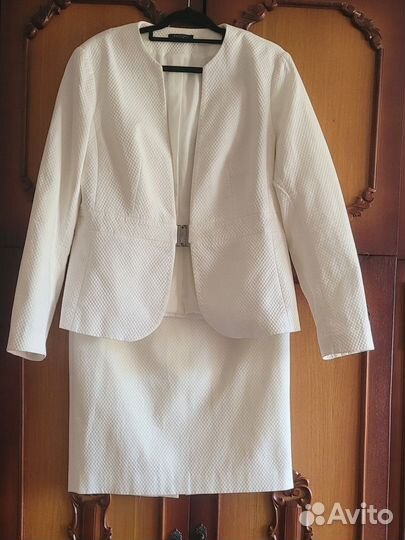 Костюм женский 46