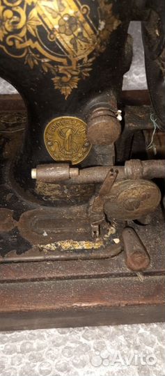 Швейная машина Singer