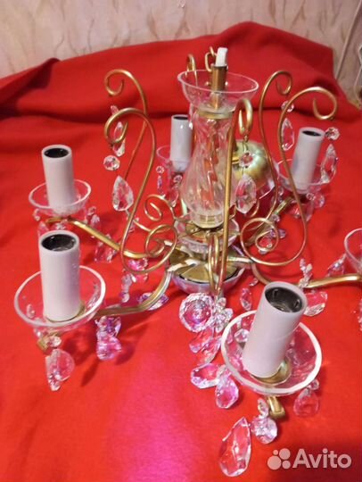 Люстра хрустальная. Диаметр 50 см, выс 65 см