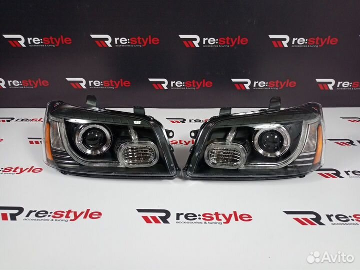 Фары Toyota Kluger XU20 01-07г T1859