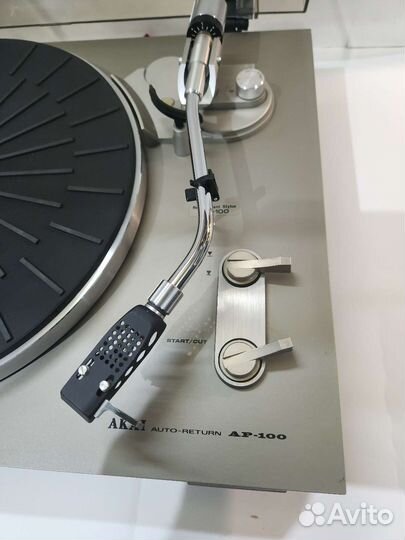 Akai AP-100 проигрыватель винила