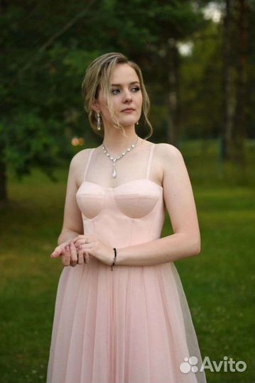 Пошив выпускных платьев