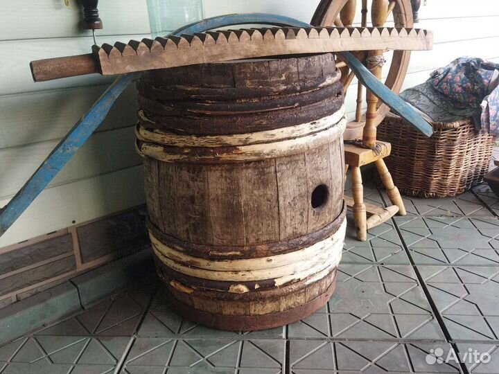 Бочка деревянная