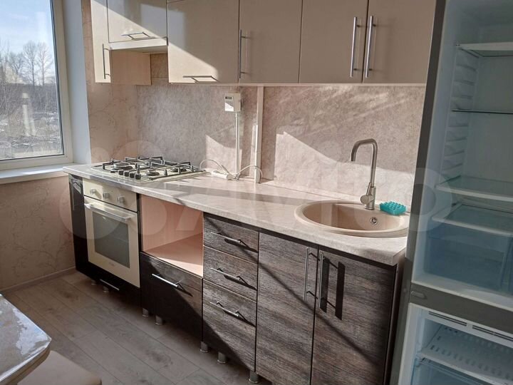 2-к. квартира, 50 м², 3/9 эт.