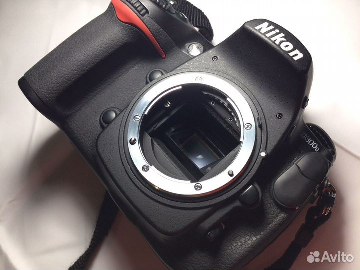 Зеркальный фотоаппарат Nikon D300S