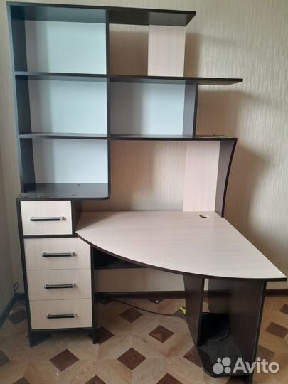 Компьютерный стол