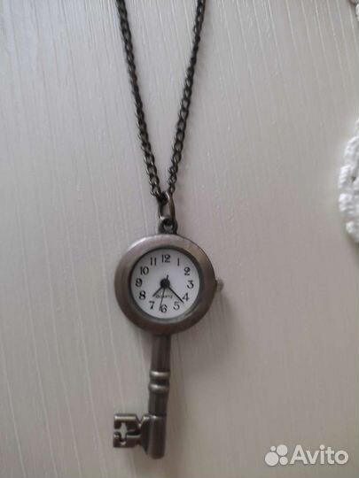 Часы подвеска