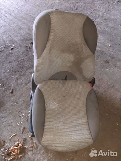 Переднее правое сидение погнуто на запчасти ноут