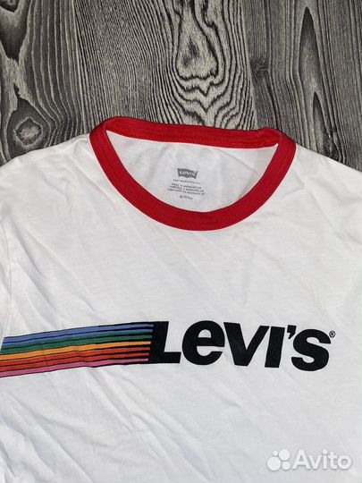 Футболка Levis
