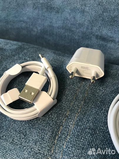 Блок зарядки iPhone