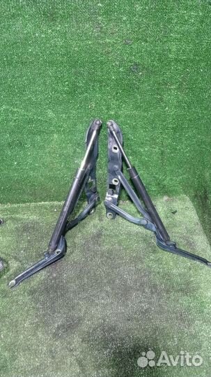 Петля крышки багажника BMW 5 серия