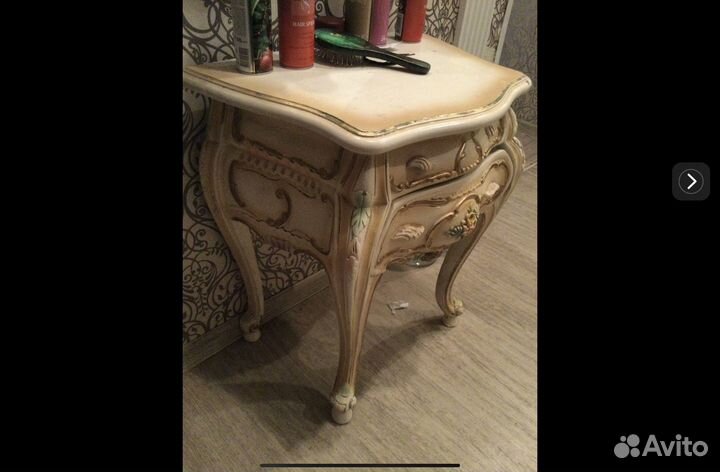 Тумбочки в классическом стиле, массив