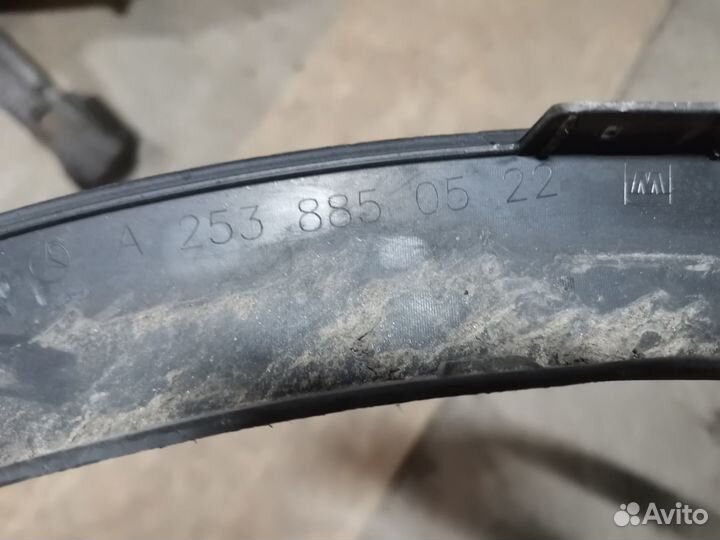 Накладка переднего крыла левого mercedes benz