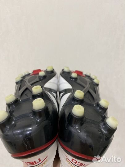 Футбольные бутсы mizuno morelia