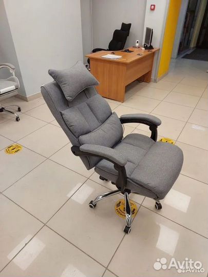 Компьютерное кресло с функцией массажа