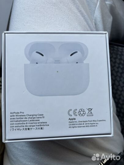 Коробка от наушников AirPods Pro