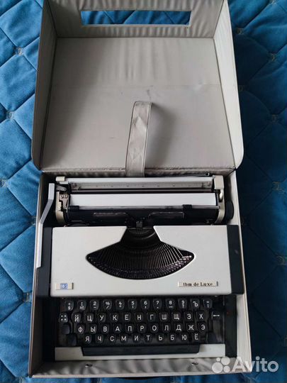 Печатная пишущая машинка Unis tbm de Luxe