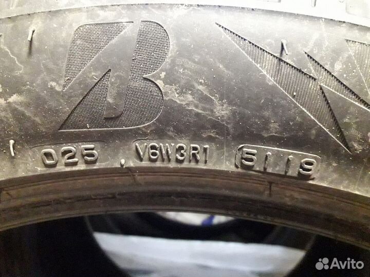 Bridgestone Blizzak LM-005 275/45 R21