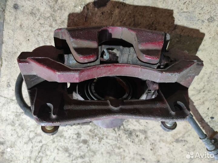 Передний правый суппорт мазда 6 gg 1.8