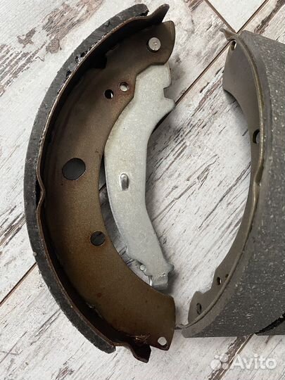 Колодки тормозные задние барабанные для VW Polo