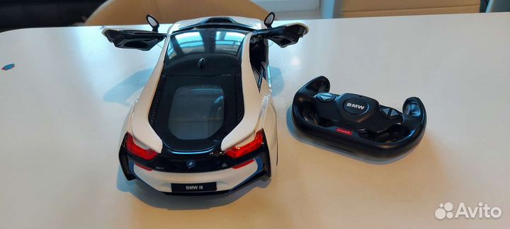 Машинка на радиоуправлении BMW i8