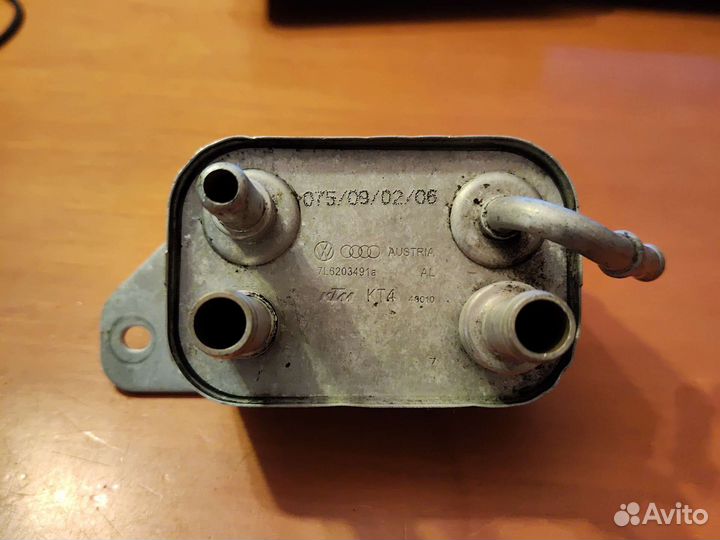 Топливный радиатор 7L6203491A