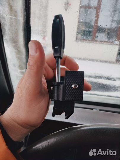 Держатель тепловизора на форточку