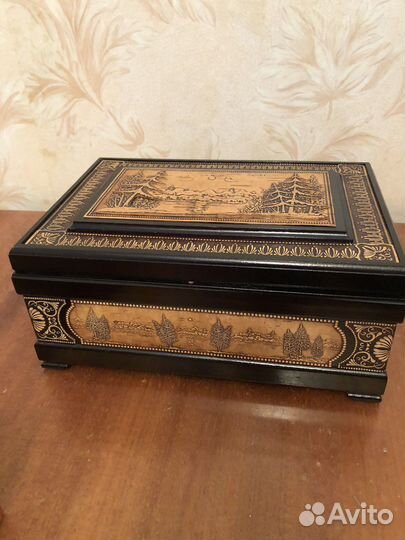 Шкатулки деревянные