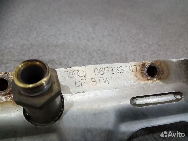 Топливная рампа с датчиком WV Passat B6 2.0 tfsi