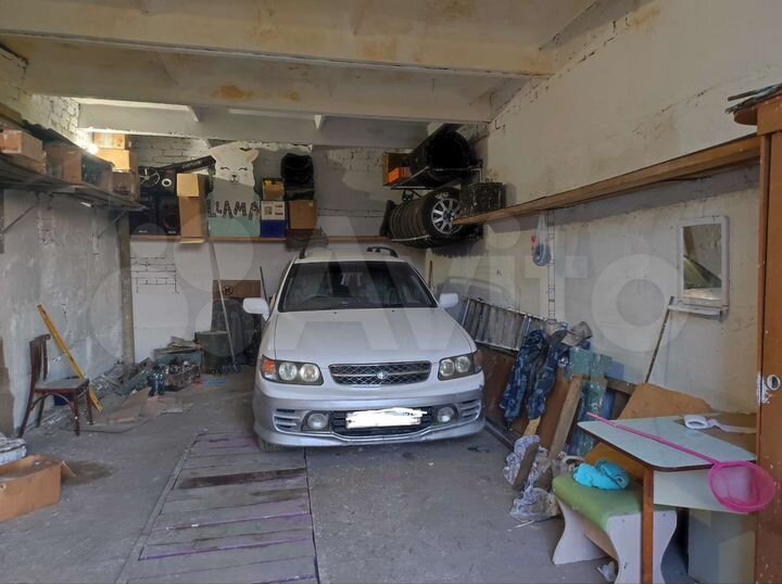 Гараж, > 30 м²