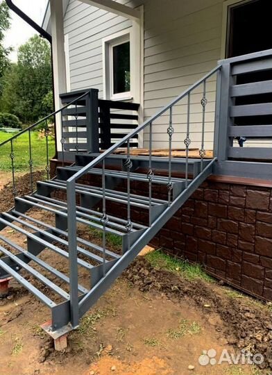 Уличная лестница под ключ