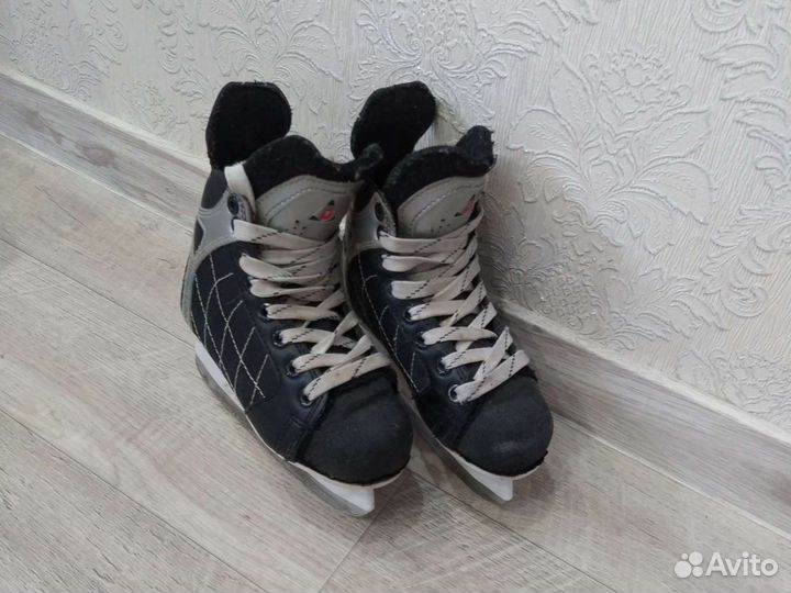 Коньки 29 р. по стельке 19 см