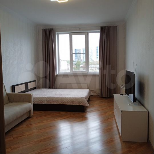 1-к. квартира, 42 м², 10/25 эт.