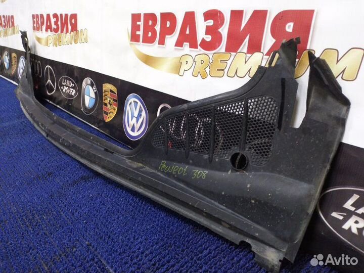Жабо Peugeot 308 2009