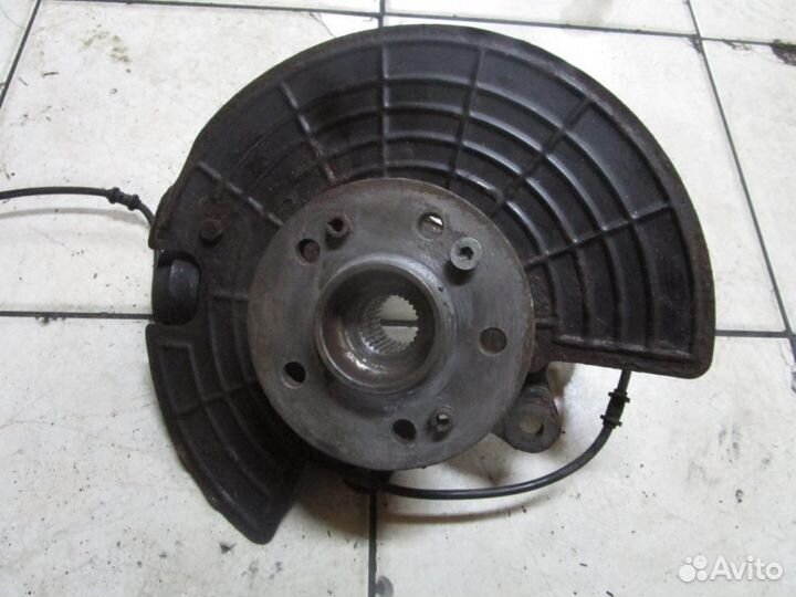 Кулак поворотный передний правый w163 ML-class