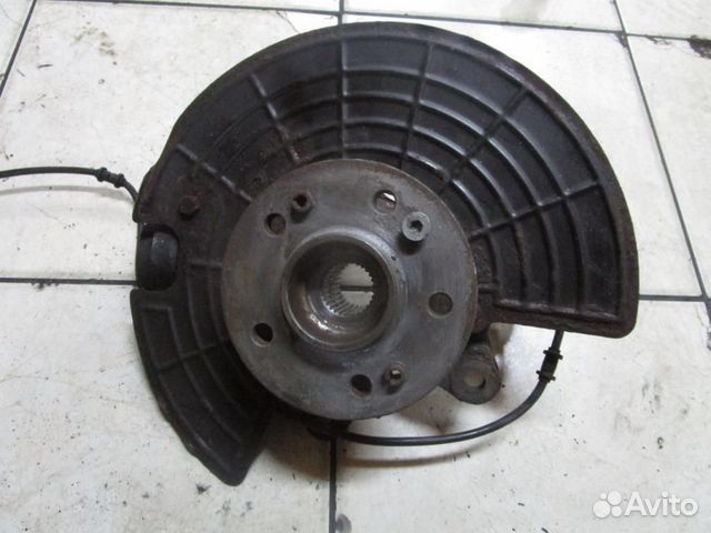 Кулак поворотный передний правый w163 ML-class