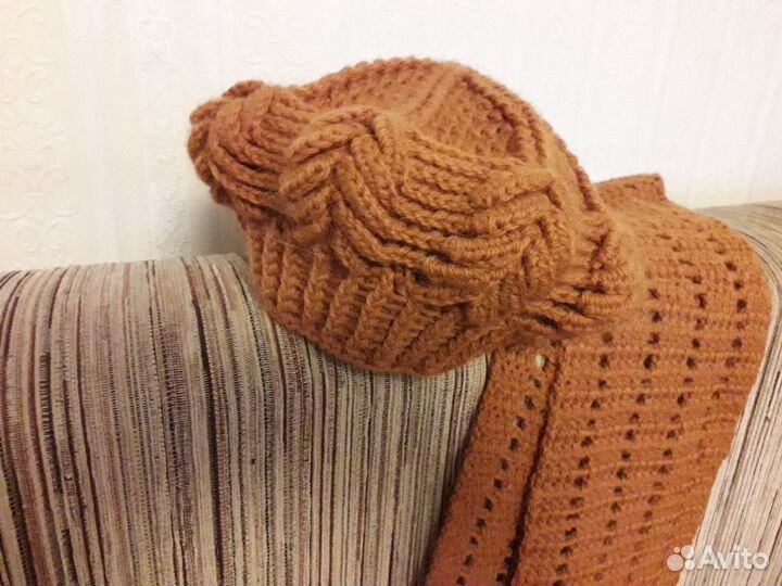 Комплект шапка берет женская вязаная и шарф