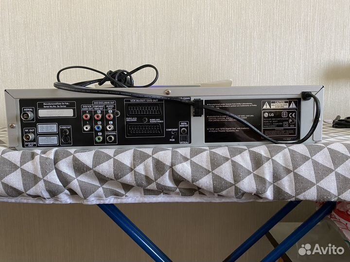 Видеомагнитофон LG