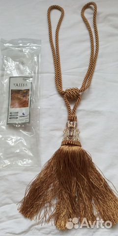 Подхват с кисточкой для штор