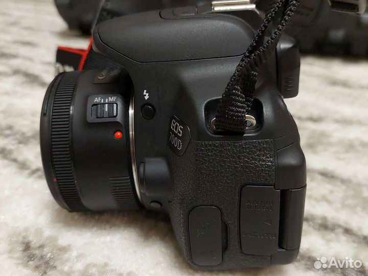 Зеркальный фотоаппарат canon 700d